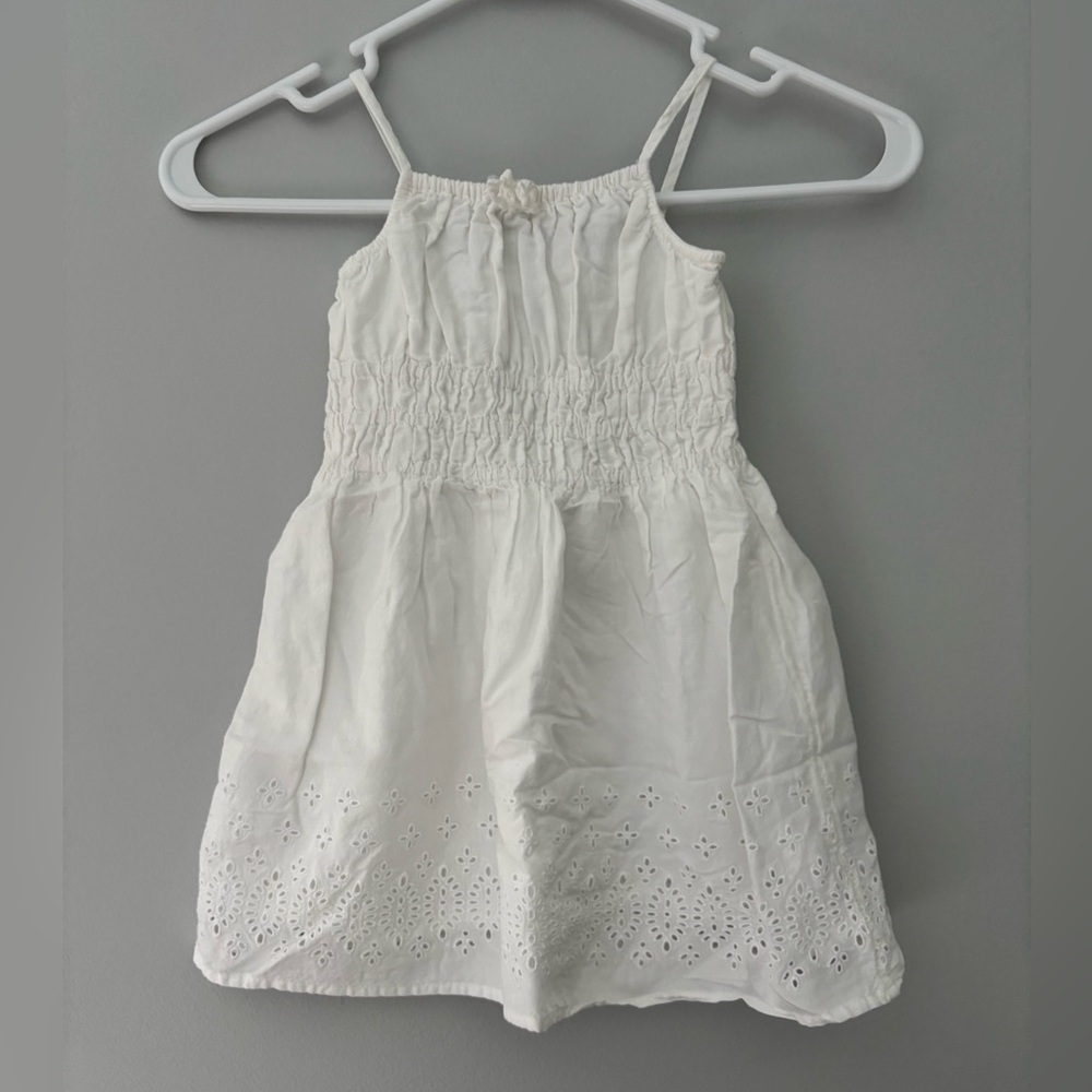 Old Navy White Smocked Sundress Sleeveless Casual EUC